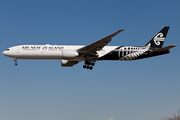 Air New Zealand Boeing 777-319(ER) (ZK-OKS) at  Los Angeles - International, United States