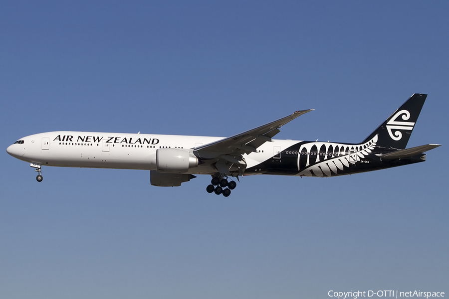 Air New Zealand Boeing 777-319(ER) (ZK-OKS) | Photo 457375