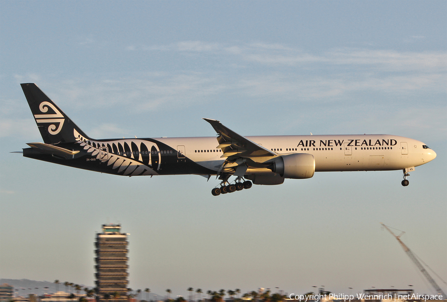 Air New Zealand Boeing 777-319(ER) (ZK-OKS) | Photo 87882