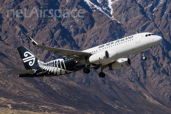 Air New Zealand Airbus A320-232 (ZK-OXB) at  Queenstown, New Zealand