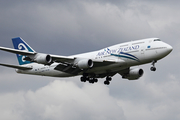 Air New Zealand Boeing 747-4F6 (ZK-SUJ) at  London - Heathrow, United Kingdom