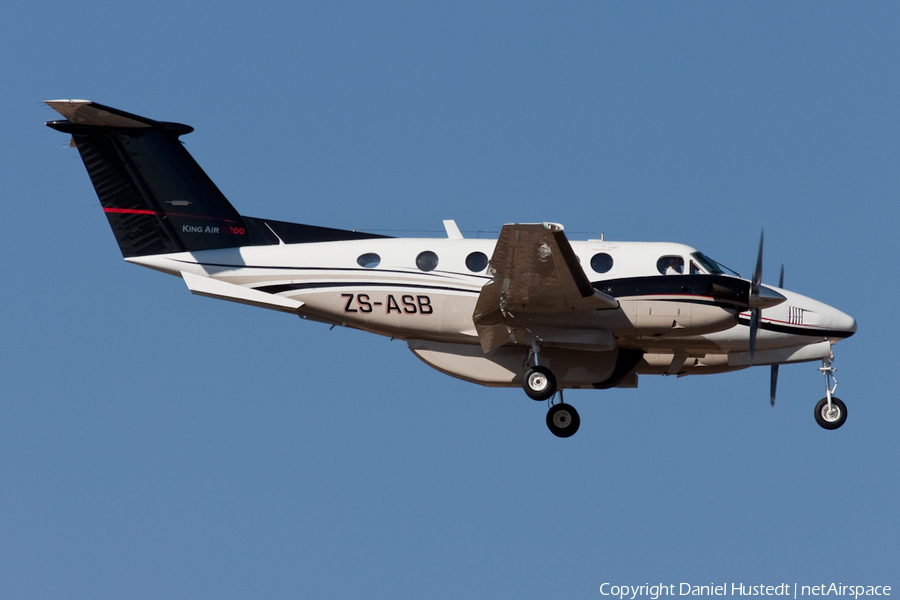 (Private) Beech King Air B200 (ZS-ASB) | Photo 425889