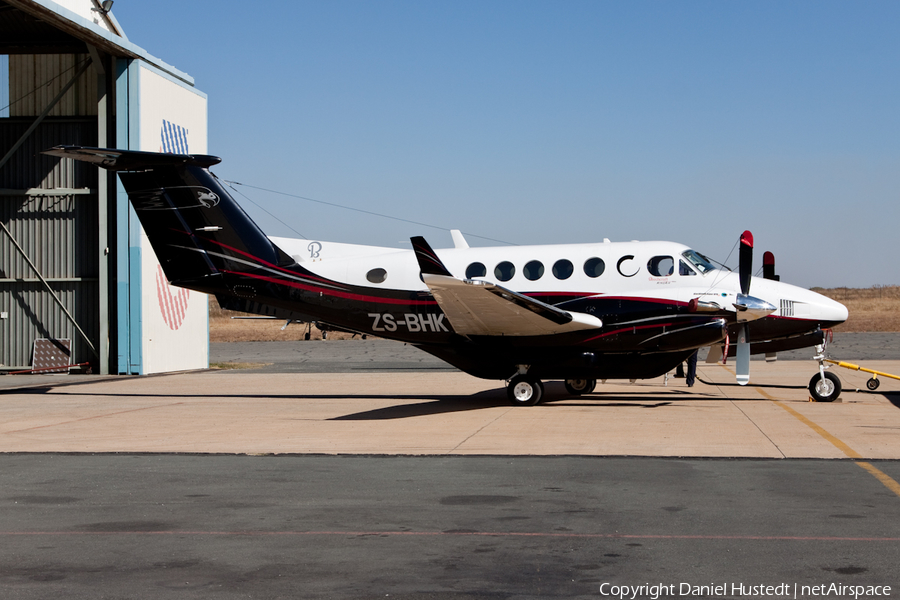 (Private) Beech King Air 200 (ZS-BHK) | Photo 429173