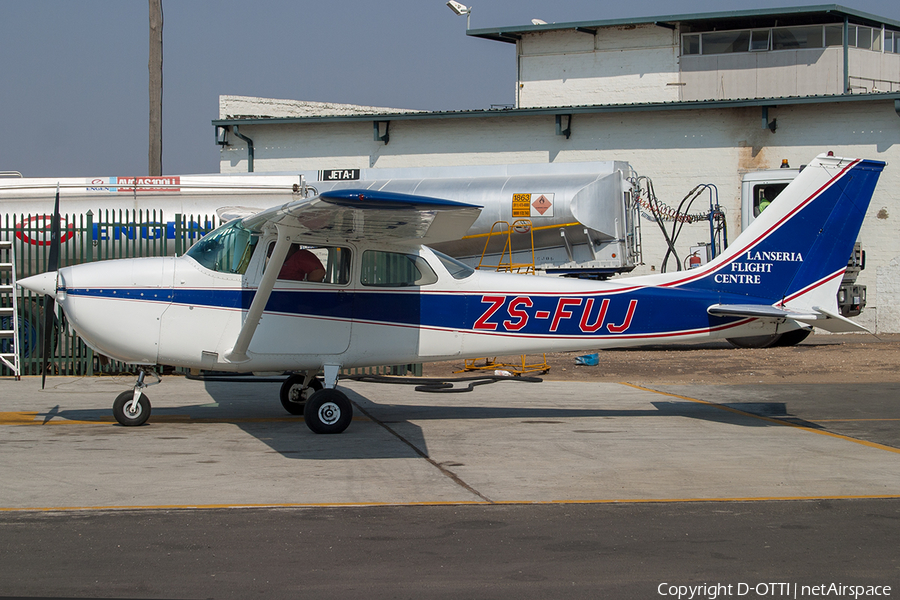 Lanseria Flight Centre Cessna 172K Skyhawk (ZS-FUJ) | Photo 204229