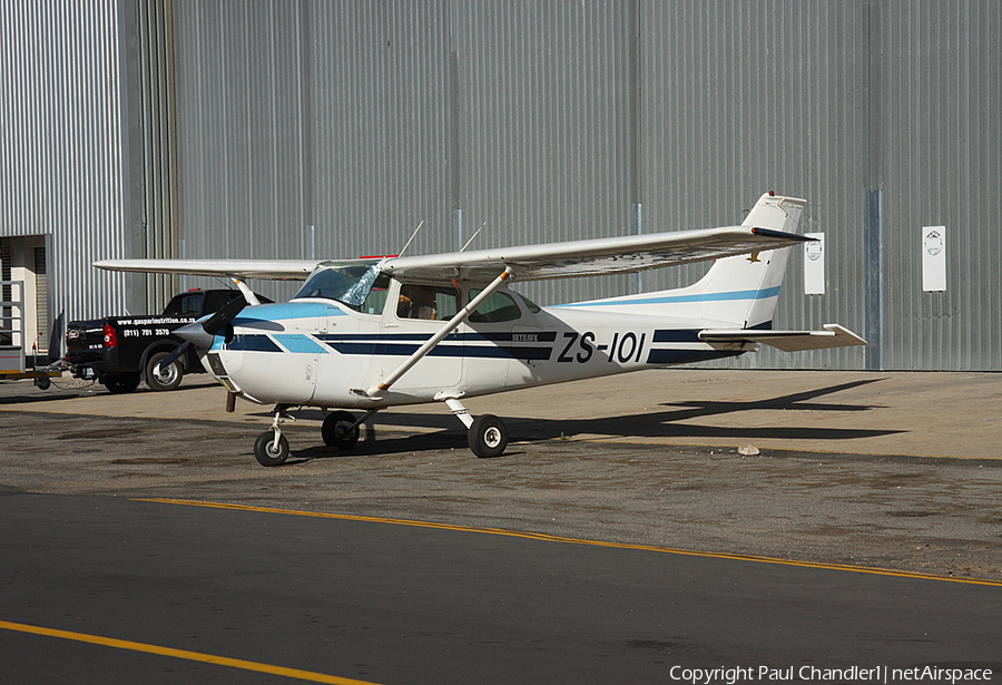 (Private) Cessna 172L Skyhawk (ZS-IOI) | Photo 100329