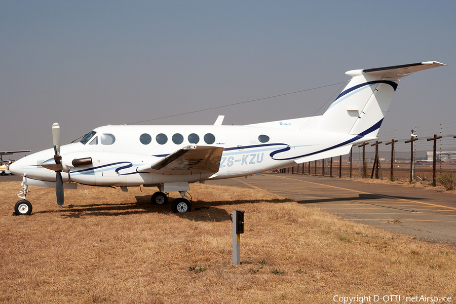 (Private) Beech King Air 200 (ZS-KZU) | Photo 198084