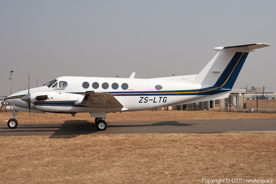 (Private) Beech King Air B200 (ZS-LTG) | Photo 197843