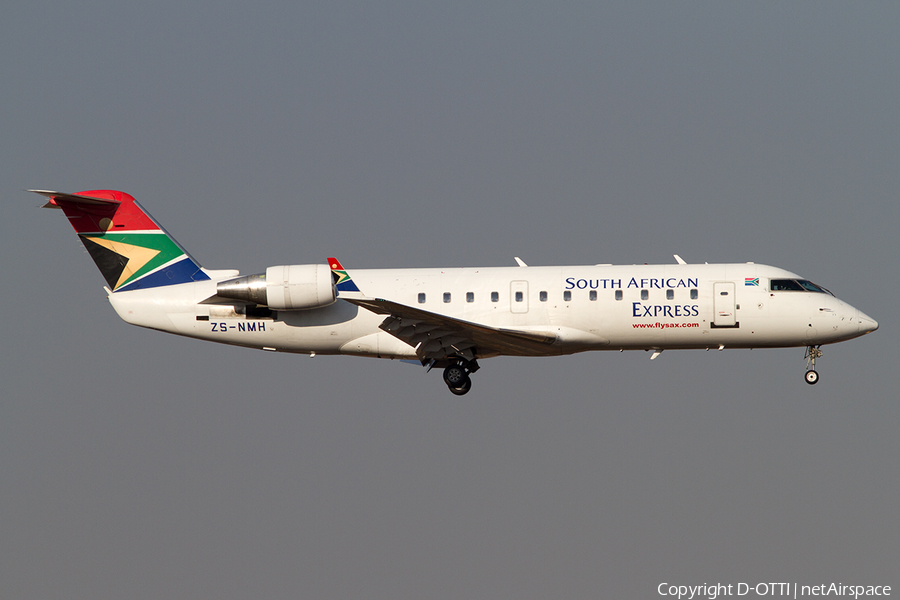 South African Express Bombardier CRJ-200ER (ZS-NMH) | Photo 500790