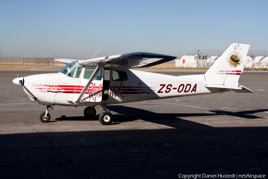 (Private) Cessna 172B Skyhawk (ZS-ODA) | Photo 517695