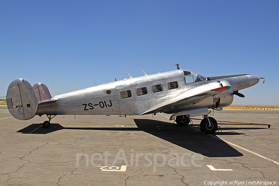 Springbok Classic Air Beech E18S (ZS-OIJ) | Photo 399658