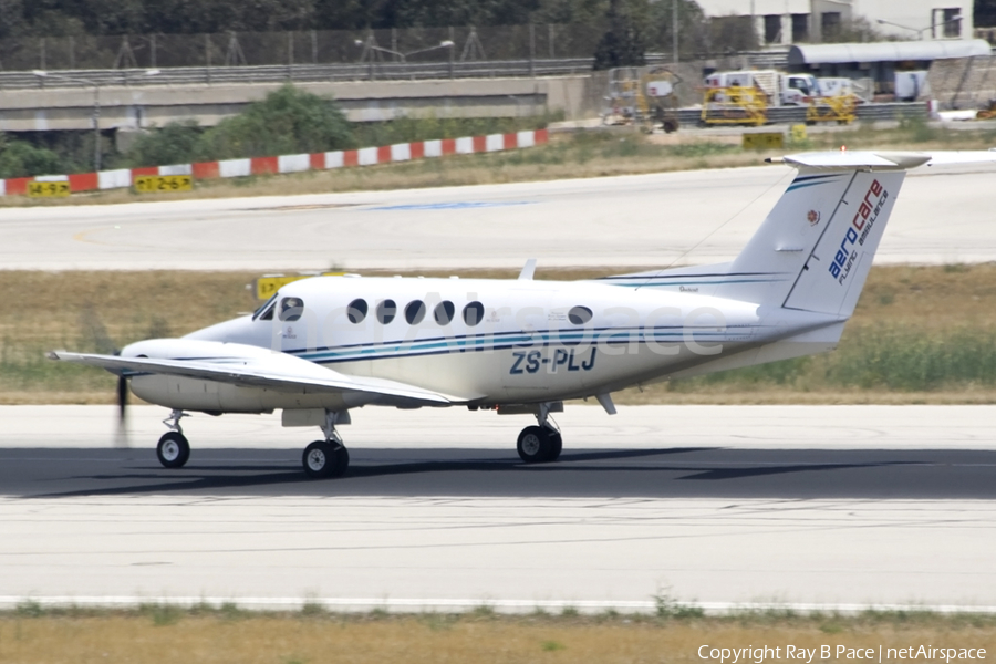 (Private) Beech King Air B200 (ZS-PLJ) | Photo 282699