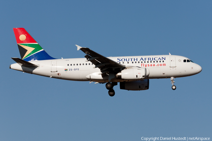 South African Airways Airbus A319-131 (ZS-SFG) | Photo 425915