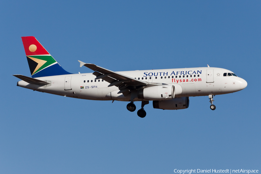 South African Airways Airbus A319-131 (ZS-SFH) | Photo 444166