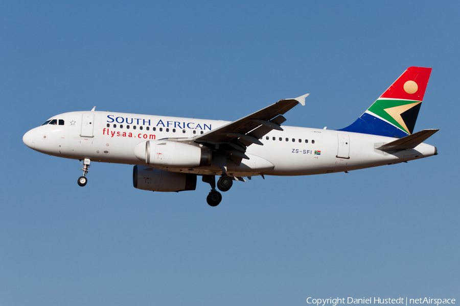 South African Airways Airbus A319-131 (ZS-SFI) | Photo 427370