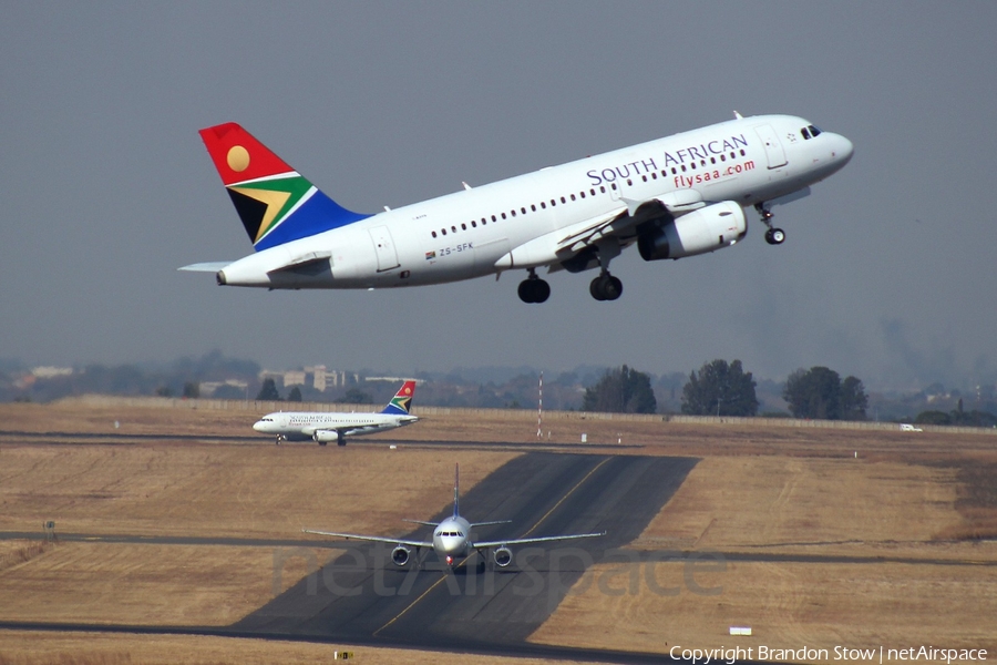 South African Airways Airbus A319-131 (ZS-SFK) | Photo 341414