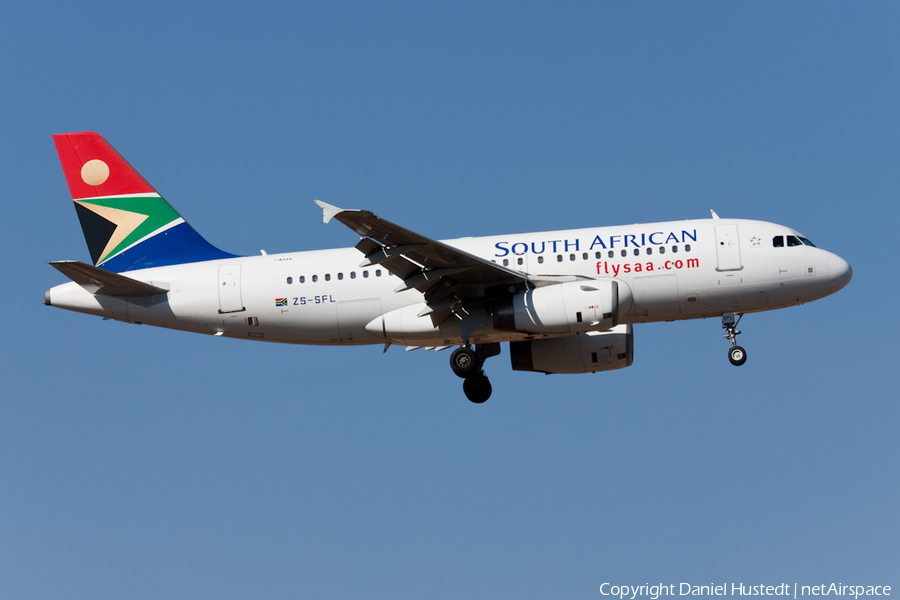 South African Airways Airbus A319-131 (ZS-SFL) | Photo 425918