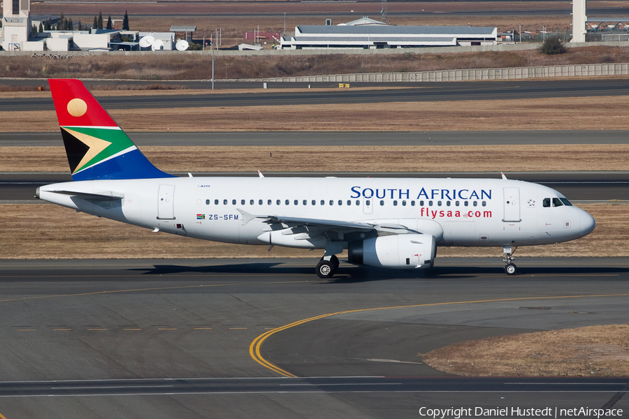 South African Airways Airbus A319-131 (ZS-SFM) | Photo 445396