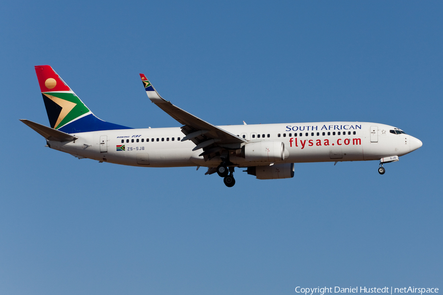 South African Airways Boeing 737-8S3 (ZS-SJB) | Photo 444172