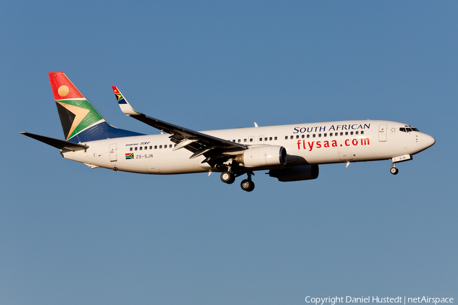 South African Airways Boeing 737-85F (ZS-SJN) | Photo 425925