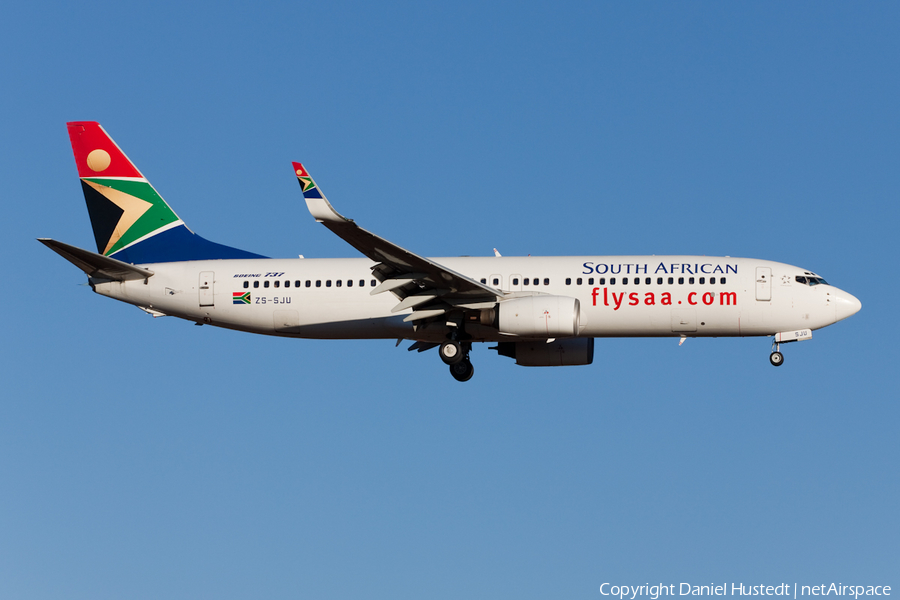 South African Airways Boeing 737-844 (ZS-SJU) | Photo 425929