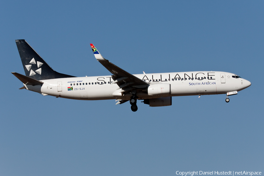 South African Airways Boeing 737-844 (ZS-SJV) | Photo 425930