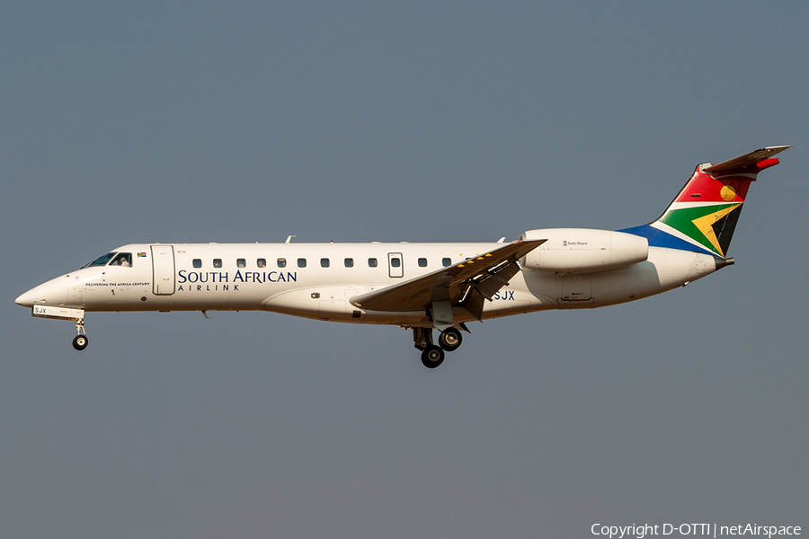 South African Airlink Embraer ERJ-135ER (ZS-SJX) | Photo 205009