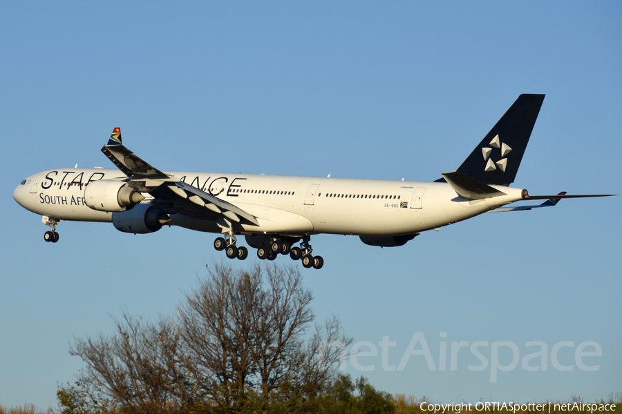 South African Airways Airbus A340-642 (ZS-SNC) | Photo 395215