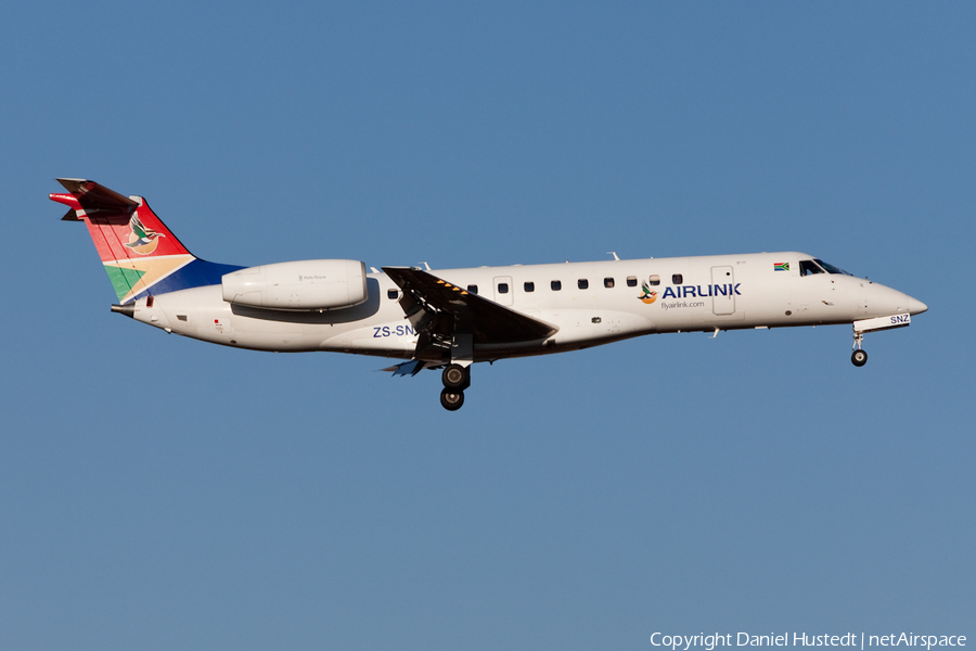 Airlink Embraer ERJ-135LR (ZS-SNZ) | Photo 425936