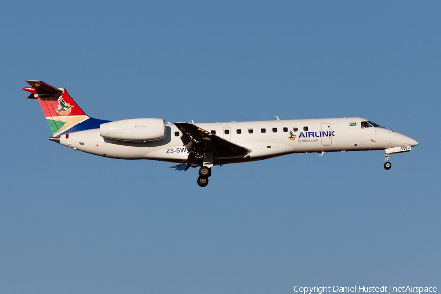 Airlink Embraer ERJ-135LR (ZS-SWV) | Photo 425941