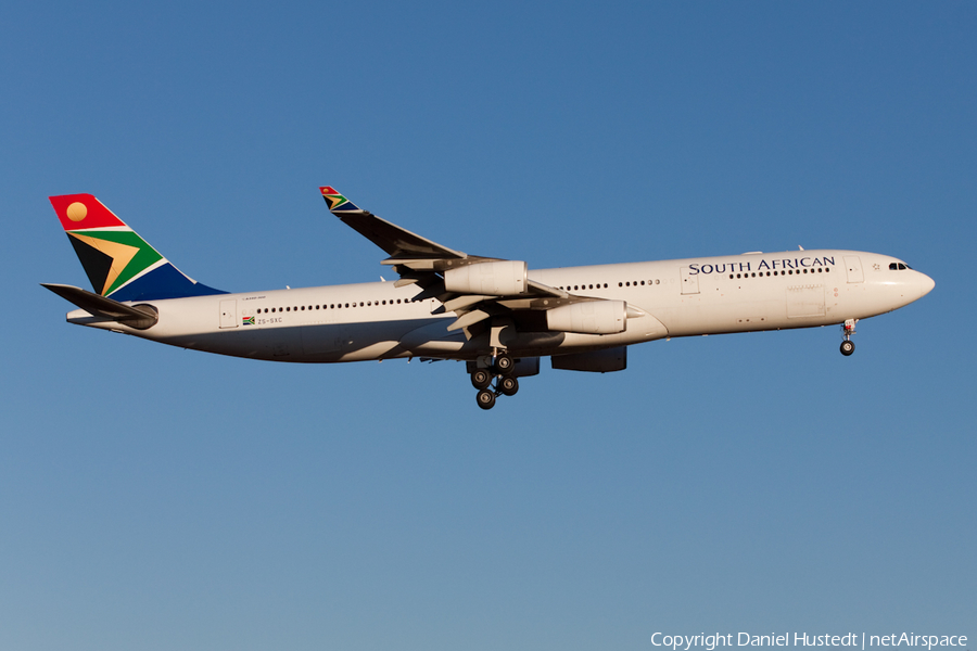 South African Airways Airbus A340-313E (ZS-SXC) | Photo 425942