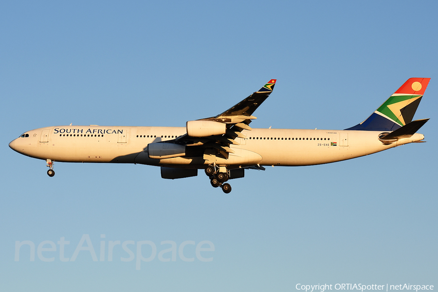 South African Airways Airbus A340-313E (ZS-SXE) | Photo 395214