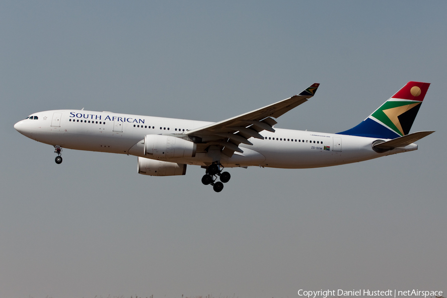 South African Airways Airbus A330-243 (ZS-SXW) | Photo 427389