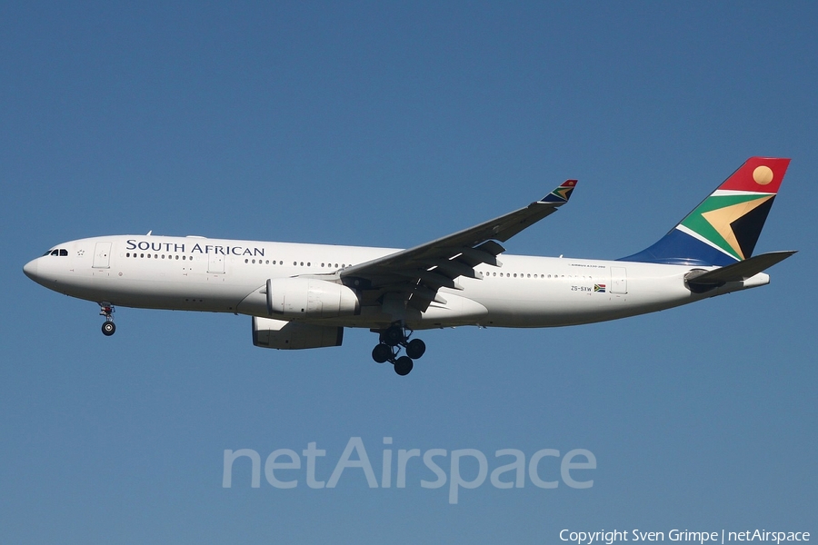 South African Airways Airbus A330-243 (ZS-SXW) | Photo 248095