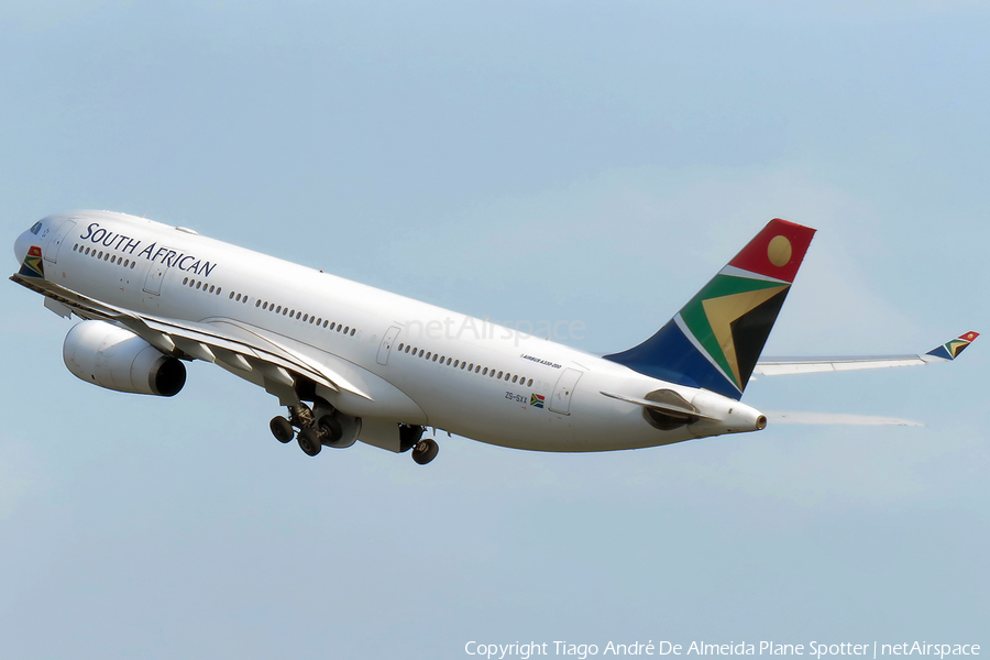 South African Airways Airbus A330-243 (ZS-SXX) | Photo 408824