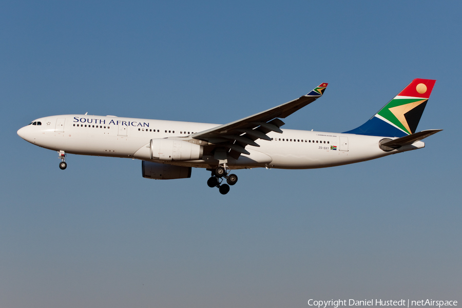 South African Airways Airbus A330-243 (ZS-SXY) | Photo 444194