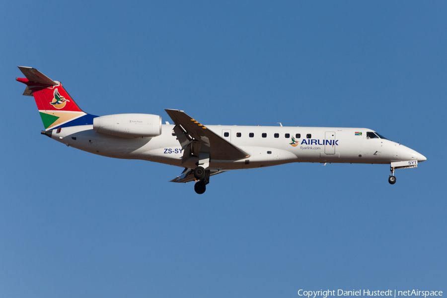 Airlink Embraer ERJ-135LR (ZS-SYT) | Photo 444197