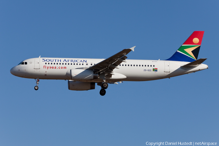 South African Airways Airbus A320-232 (ZS-SZC) | Photo 425950