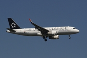South African Airways Airbus A320-232 (ZS-SZF) at  Johannesburg - O.R.Tambo International, South Africa