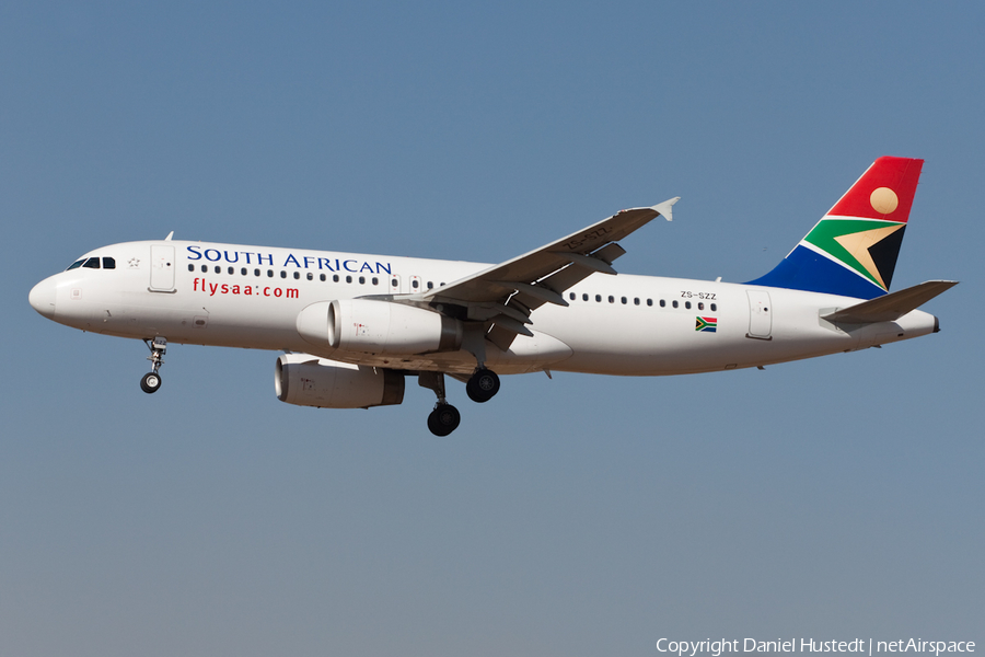 South African Airways Airbus A320-232 (ZS-SZZ) | Photo 427397