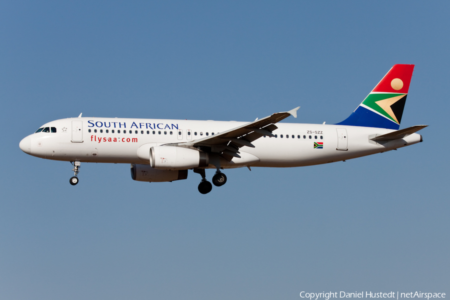 South African Airways Airbus A320-232 (ZS-SZZ) | Photo 444199