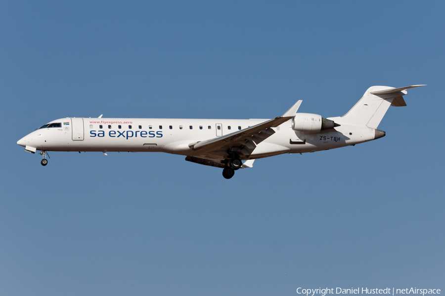 South African Express Bombardier CRJ-701 (ZS-TBH) | Photo 444990