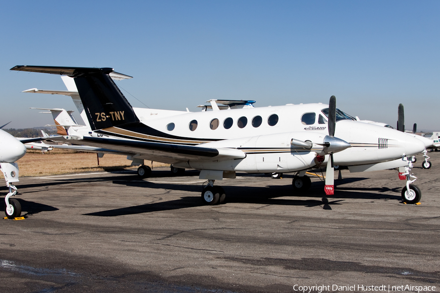 (Private) Beech King Air B200 (ZS-TNY) | Photo 443154