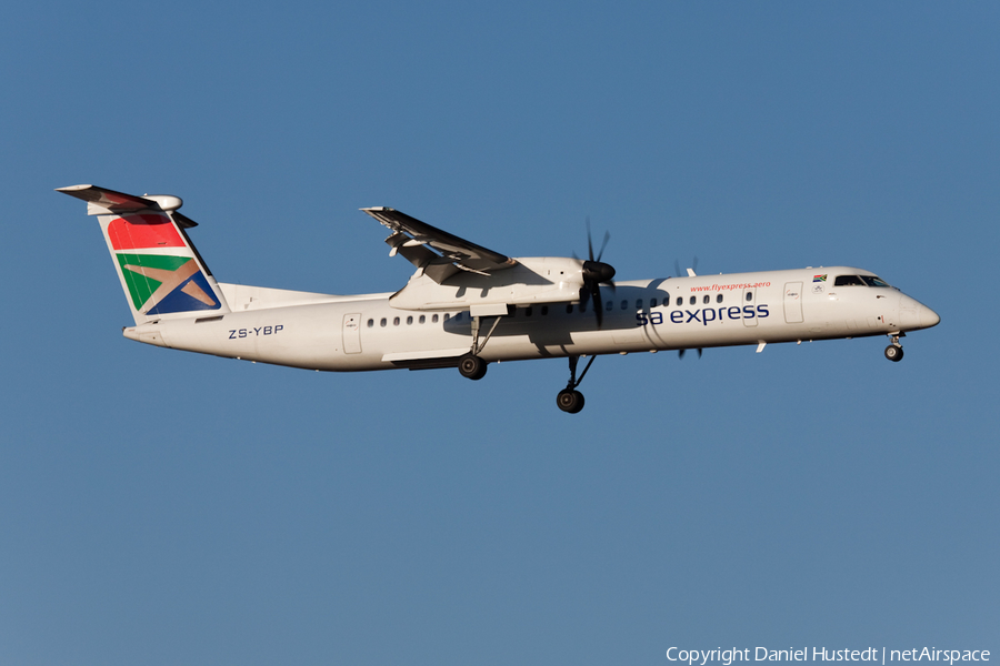 South African Express Bombardier DHC-8-402Q (ZS-YBP) | Photo 425957