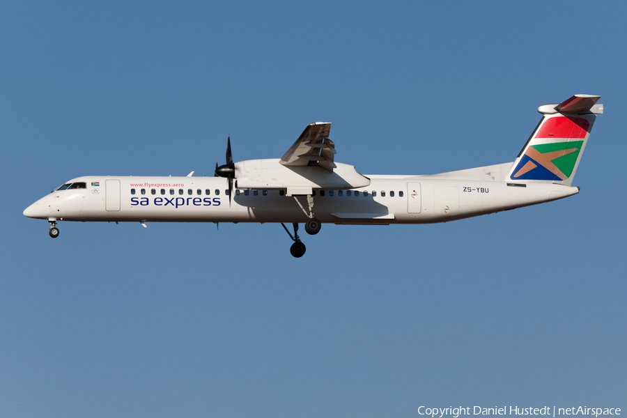 South African Express Bombardier DHC-8-402Q (ZS-YBU) | Photo 444994