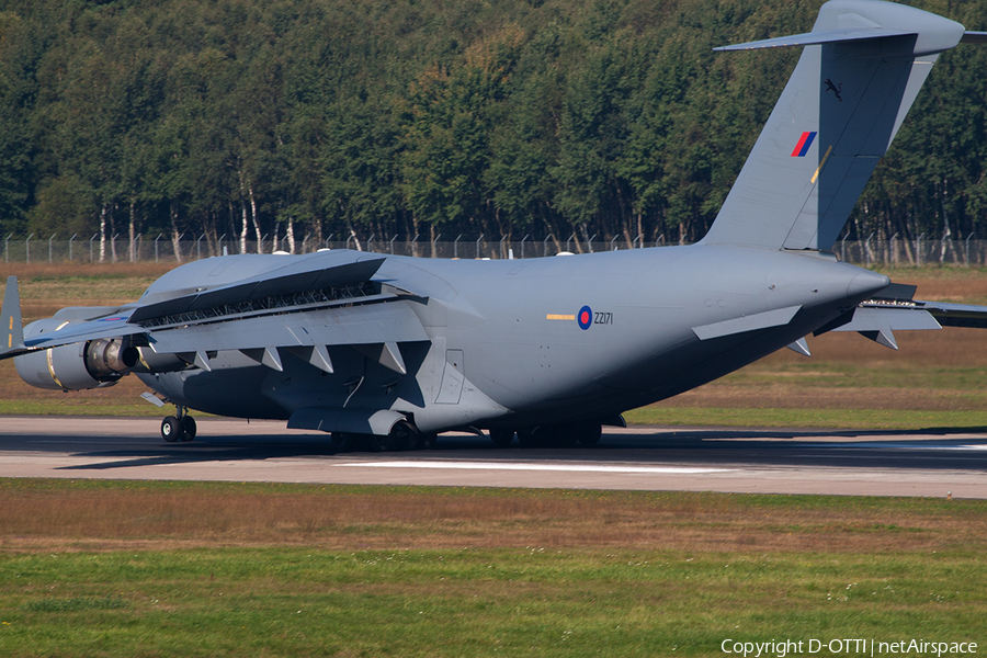 Royal Air Force Boeing C-17A Globemaster III (ZZ171) | Photo 209439