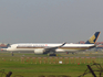 Singapore Airlines Airbus A350-941 (9V-SMT)