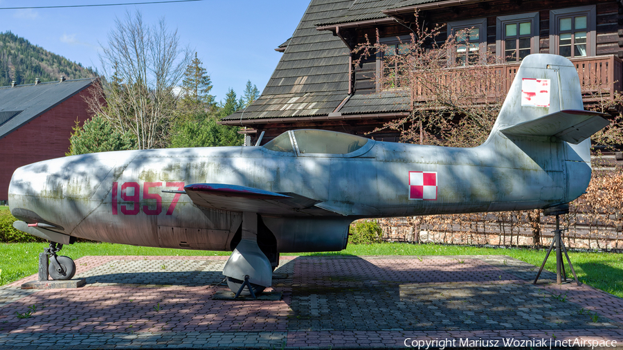 Aviation photo 679135