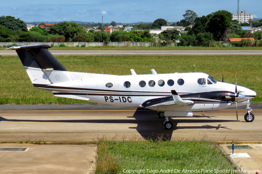 Aviation photo 679599