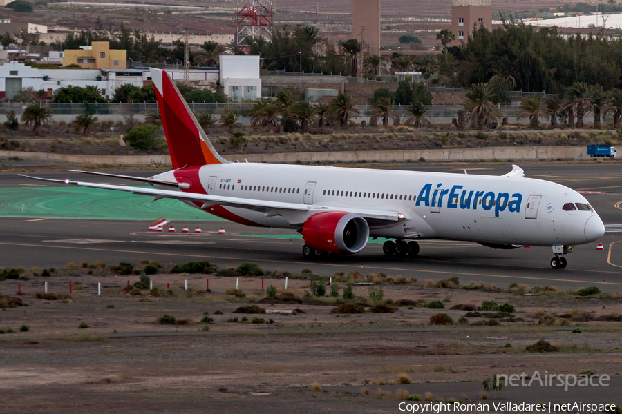 Aviation photo 679903